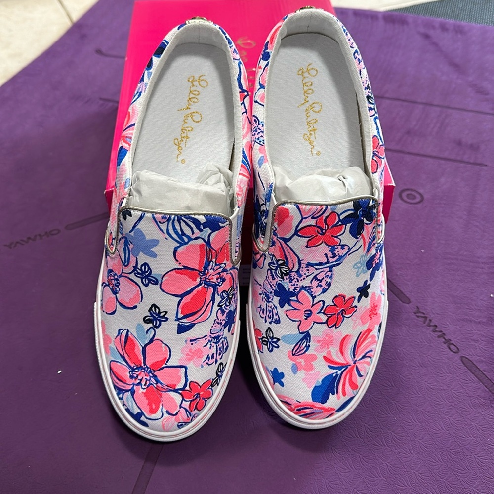 Brand new in box Lilly Pulitzer Julie Mule Sneaker SZ 8